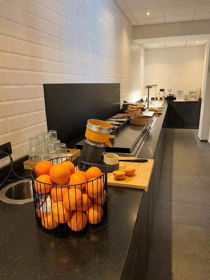 Hotel Le Parisien Остенде Екстериор снимка